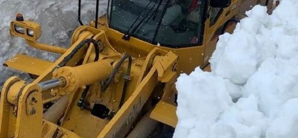 Başkale\'de Çığın Kapattığı Mahalle Yolu Ulaşıma Açıldı.