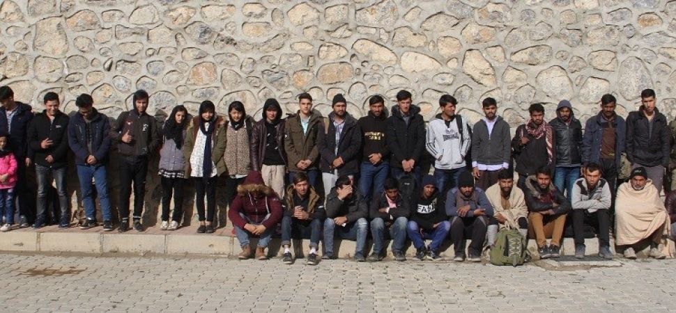 Başkale\'de 50 Kaçak Göçmen Yakalandı