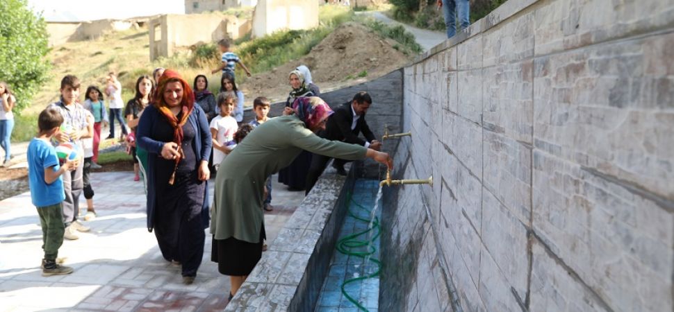 Başkale’deki 100 yıllık çeşme yeniden inşa edildi