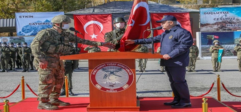 Başkale\'de 6. Hudut Tugay Komutanlığı\'nda \"sancak tevdi töreni\"