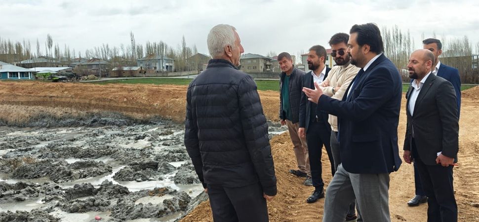 Başkale\'de inşattı devam eden hastaneye inceleme