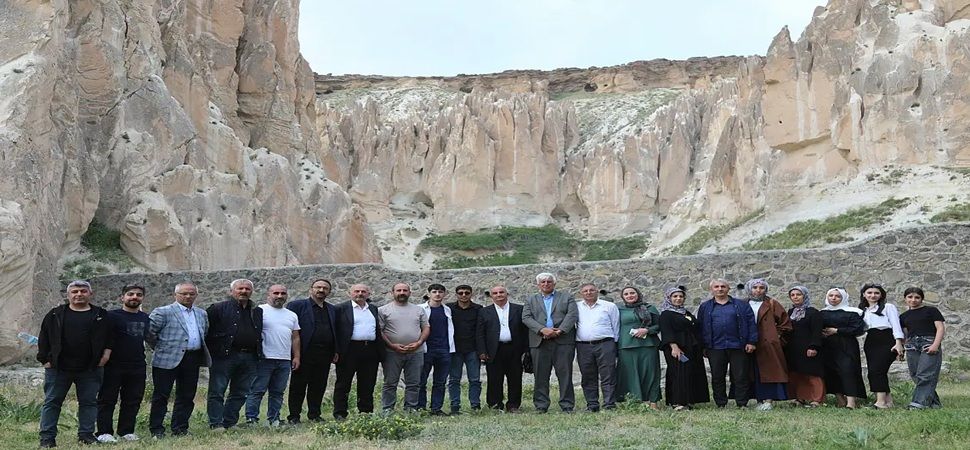 İstanbul Çataklılar Derneğinden Başkale\'ye kültürel ziyaret