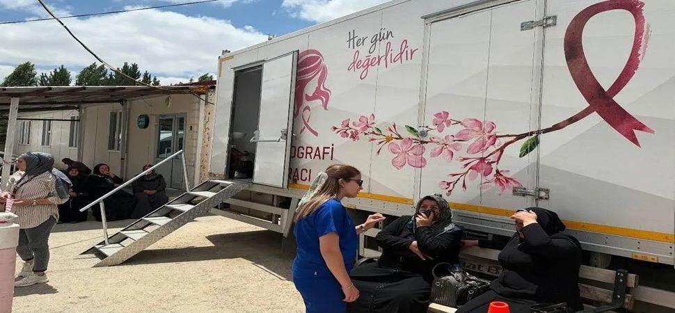 Başkale’de kadınlara Mobil Kanser Taraması Hizmeti
