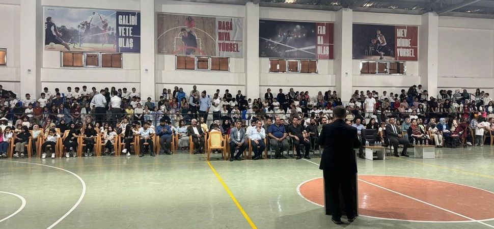 Başkale\'de Yaz Kur\'an Kursu Kapanış Programı düzenlendi.
