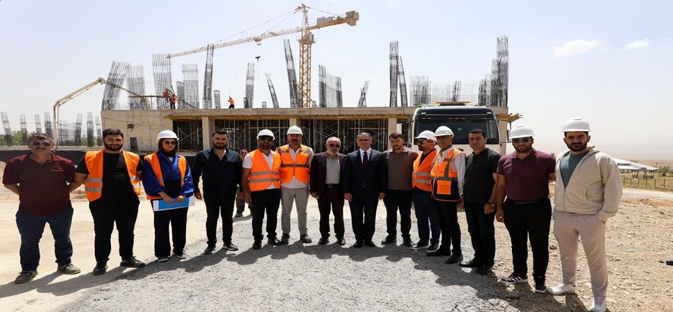 Vali Balcı Başkale Devlet Hastanesi inşaatını inceledi