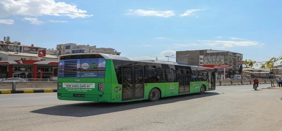 Büyükşehir Belediyesinin otobüsleri yeşile büründü
