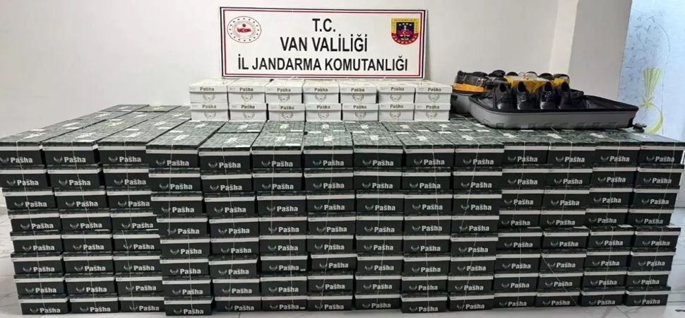 Başkale\'de 799 Çift Kaçak Ayakkabı Ele Geçirildi
