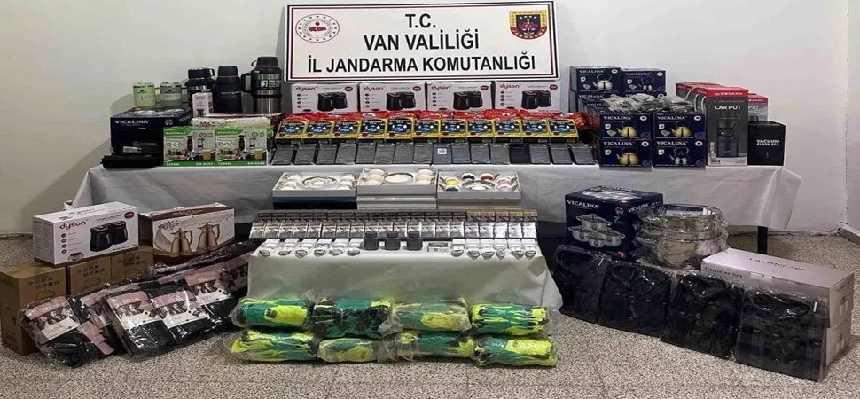 Başkale’de gümrük kaçağı malzemeler ele geçirildi