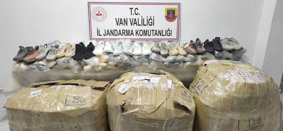 Başkale\'de gümrük kaçağı malzeme ele geçirildi