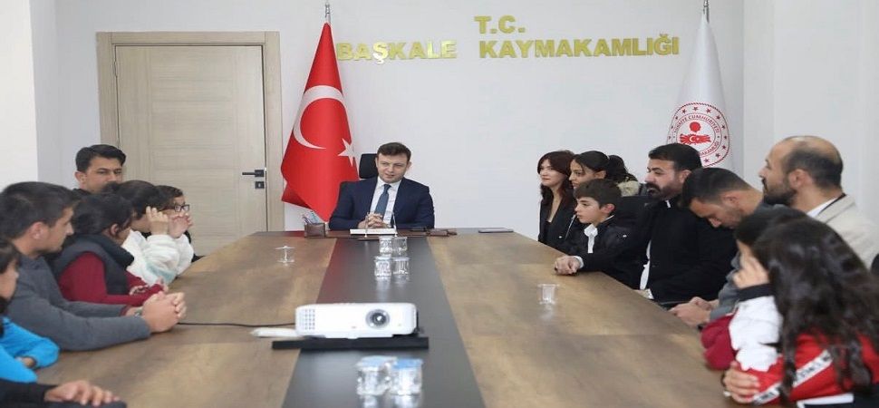 Başkale ’de Kitap Van Projesi’nde ekim ayının başarılı öğrencileri