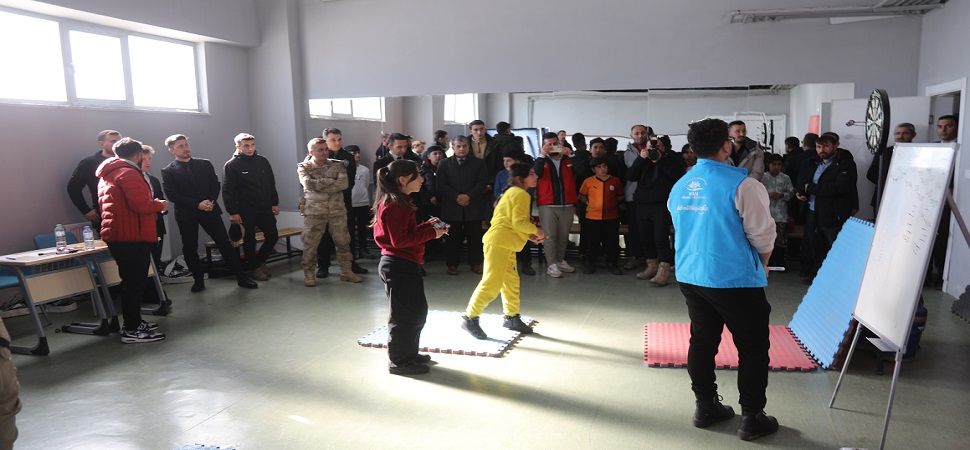 Başkale\'de okullar arası Dart turnuvası