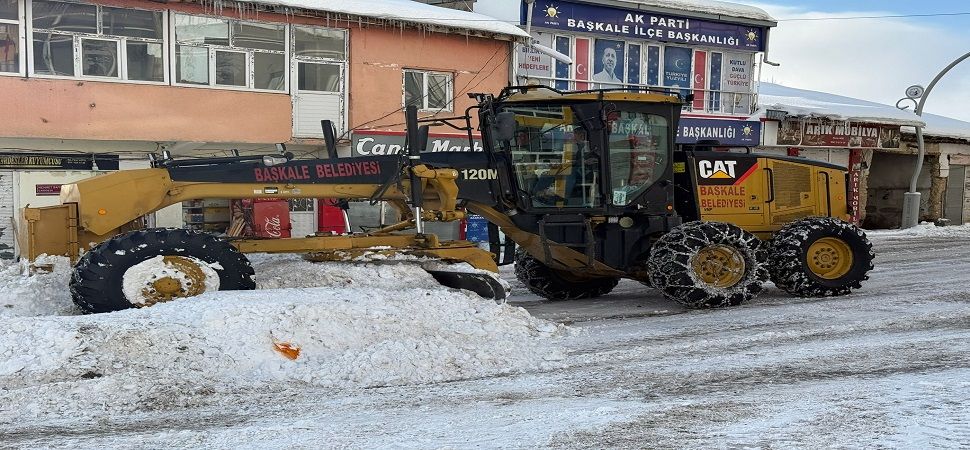 Başkale'de Kar Yağışı Etkili