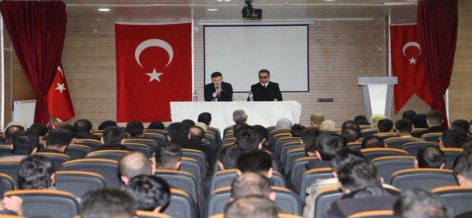 Başkale'de din görevlileriyle toplantı yapıldı