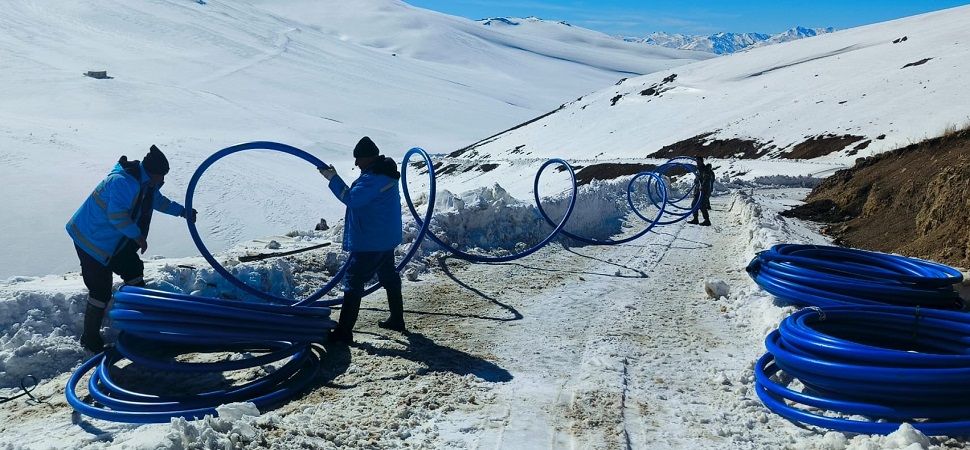 Başkale'deki su arızasını VASKİ ekipleri giderdi
