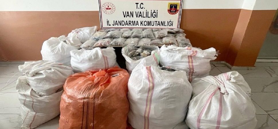 Başkale'de 3 milyon TL’lik gümrük kaçağı eşya ele geçirildi