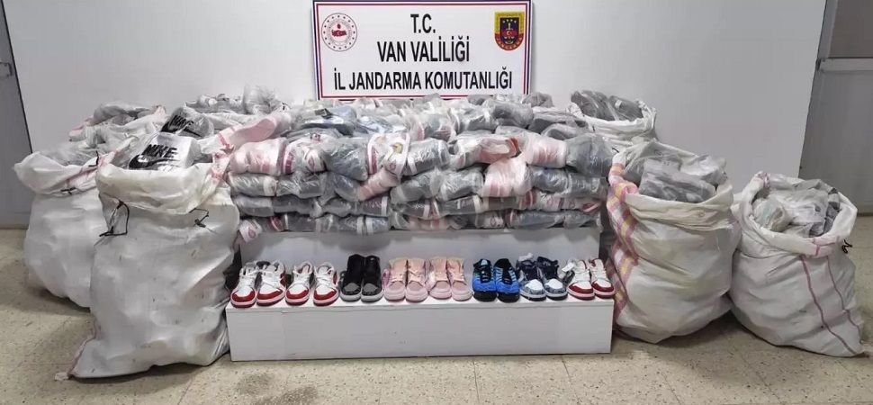 Başkale\'de 3 Milyon TL Değerinde Kaçak Eşya Ele Geçirildi