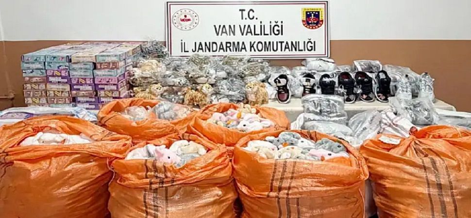 Başkale\'de gümrüksüz kaçak malzeme ele geçirildi