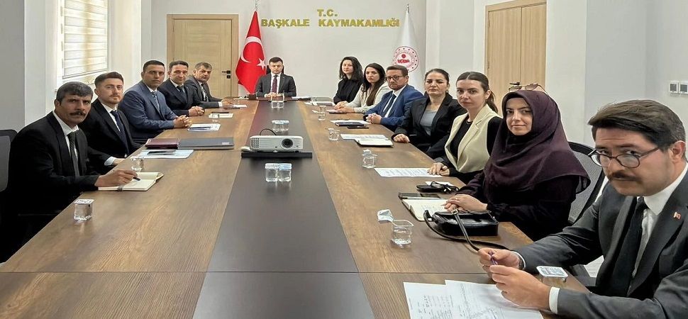 Başkale’de kurum amirleri toplantısı yapıldı
