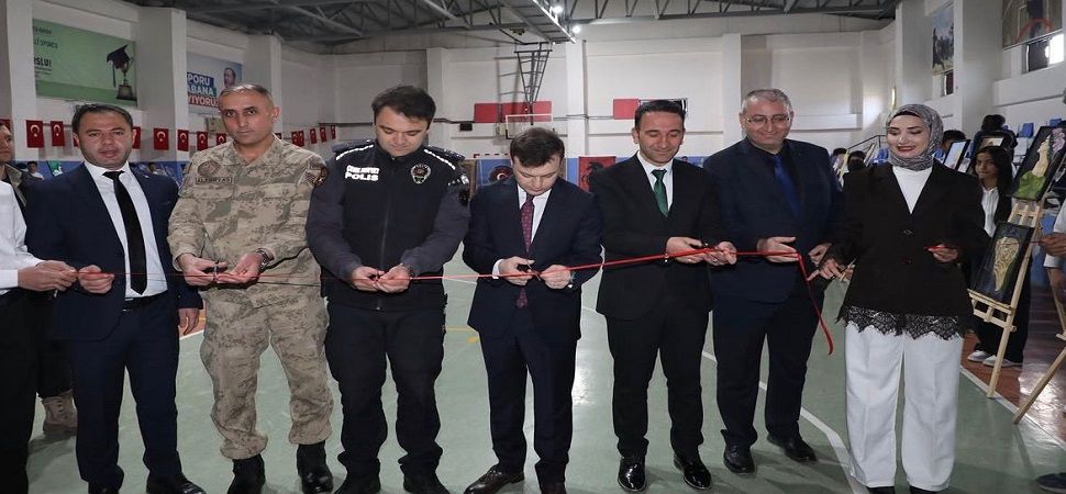 Başkale´de Okullarda Güzel Sanatlar Sergisi