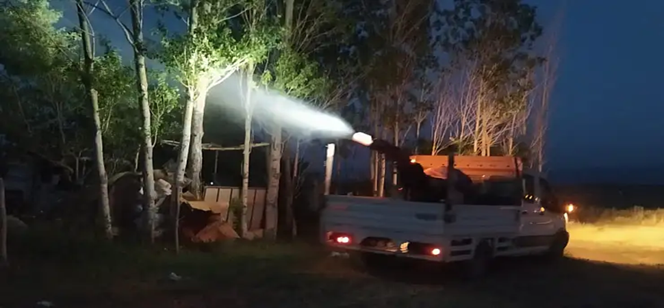 Başkale\'de sivrisinek ve haşerelere karşı çalışma