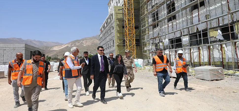 Başkale\'nin yeni hastanesi yükseliyor