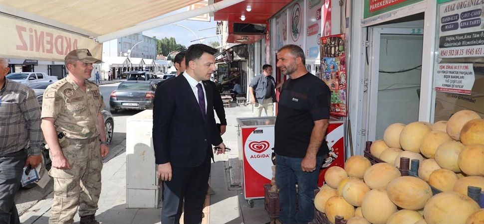 Kaymakam Cihangir'den esnaf ziyareti