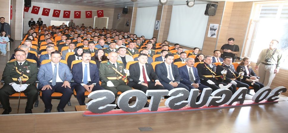 Başkale\'de 30 Ağustos Zafer Bayramı kutlandı