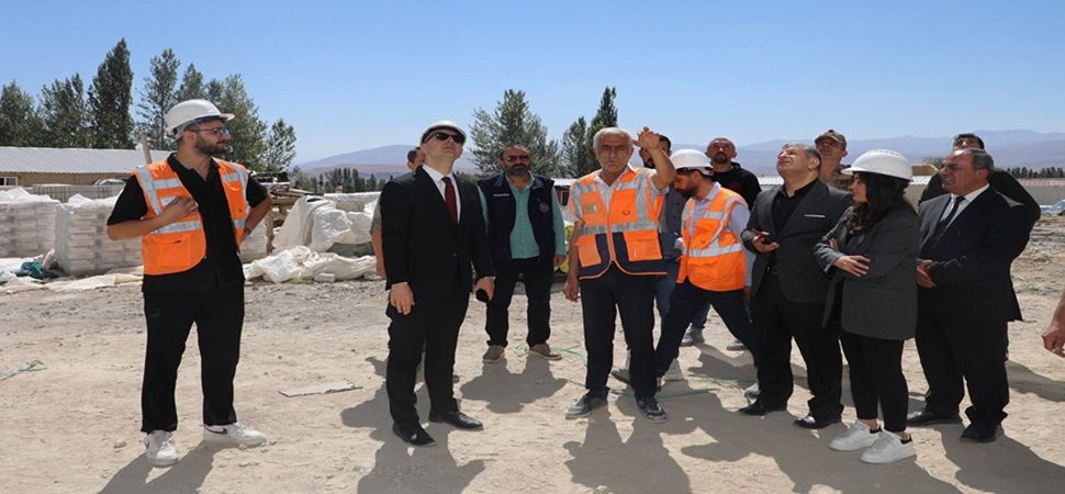Başkale Devlet Hastanesi inşaatında çalışmalar sürüyor