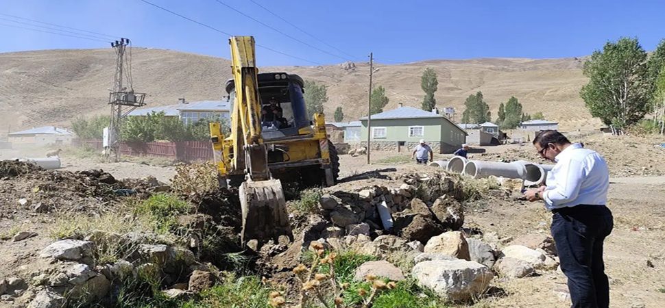 Başkale Gedikbaşı Mahallesi\'nde altyapı çalışması