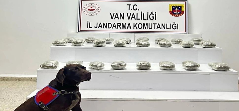 Başkale’de 10 kilo 111 gram toz esrar ele geçirildi
