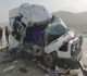 Van'da yolcu minibüsü, kamyona çarptı: 13 yaralı