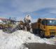 Başkale’de kamyonlarla kar taşınıyor