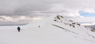 Başkale'de dağcılar Mengene Dağı'na tırmandı