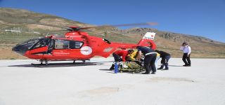 Başkale'de kalp krizi geçiren kişi, ambulans helikopterle hastaneye ulaştırıldı