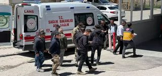 Başkale'de askeri araç devrildi: 11 asker yaralı