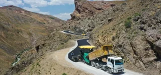 Başkale'deki travertenlerin yolu asfaltlandı