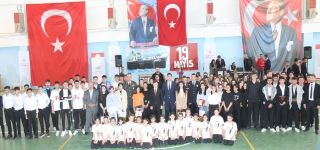 Başkale´de 19 Mayıs Atatürk´ü Anma, Gençlik ve Spor Bayramı Kutlandı.