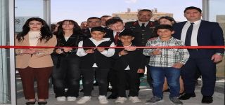 Başkale'de genç yeteneklerin resim sergisi