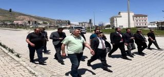 Başkale ilçe içinde geçen yolda inceleme