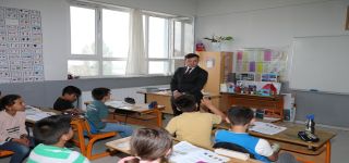 Başkale Kaymakamı Erdoğan, okulları ziyaret etti