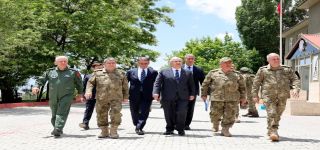 Bakan Güler İran Başkale Sınırında İncelemelerde bulundu