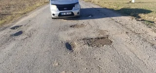 Başkale de kırsal mahalle yolları köstebek yuvasına döndü