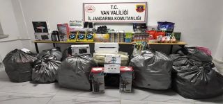 Başkale'de gümrük kaçağı malzeme ele geçirildi