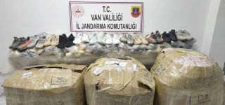 Başkale'de gümrük kaçağı malzeme ele geçirildi