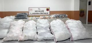 Başkale'de Gümrük Kaçağı Malzeme Ele Geçirildi