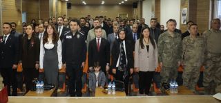 Başkale de 24 Kasım öğretmenler günü kutlandı.