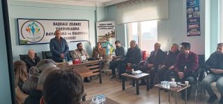 Yazar Metin Rastdil, Başkale' derneğinde okurlarıyla buluştu