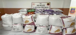 Başkale'de Kaçak Gıda Ele Geçirildi