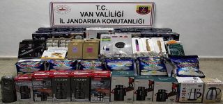 Başkale ve Erciş ilçelerinde Kaçak Eşya ve Sigara ele geçirildi 