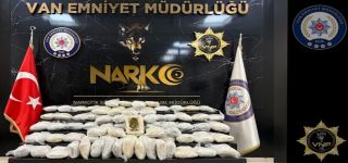 Başkale'de Uyuşturucu ve Kaçak Akaryakıt ele geçirildi